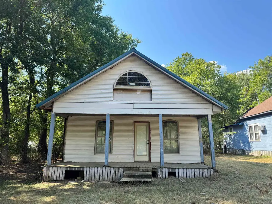 1100 Reeves Ave, Mena, AR 71953 - #2