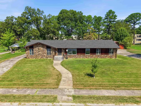 1826 Caldwell Street, Conway, AR 72034