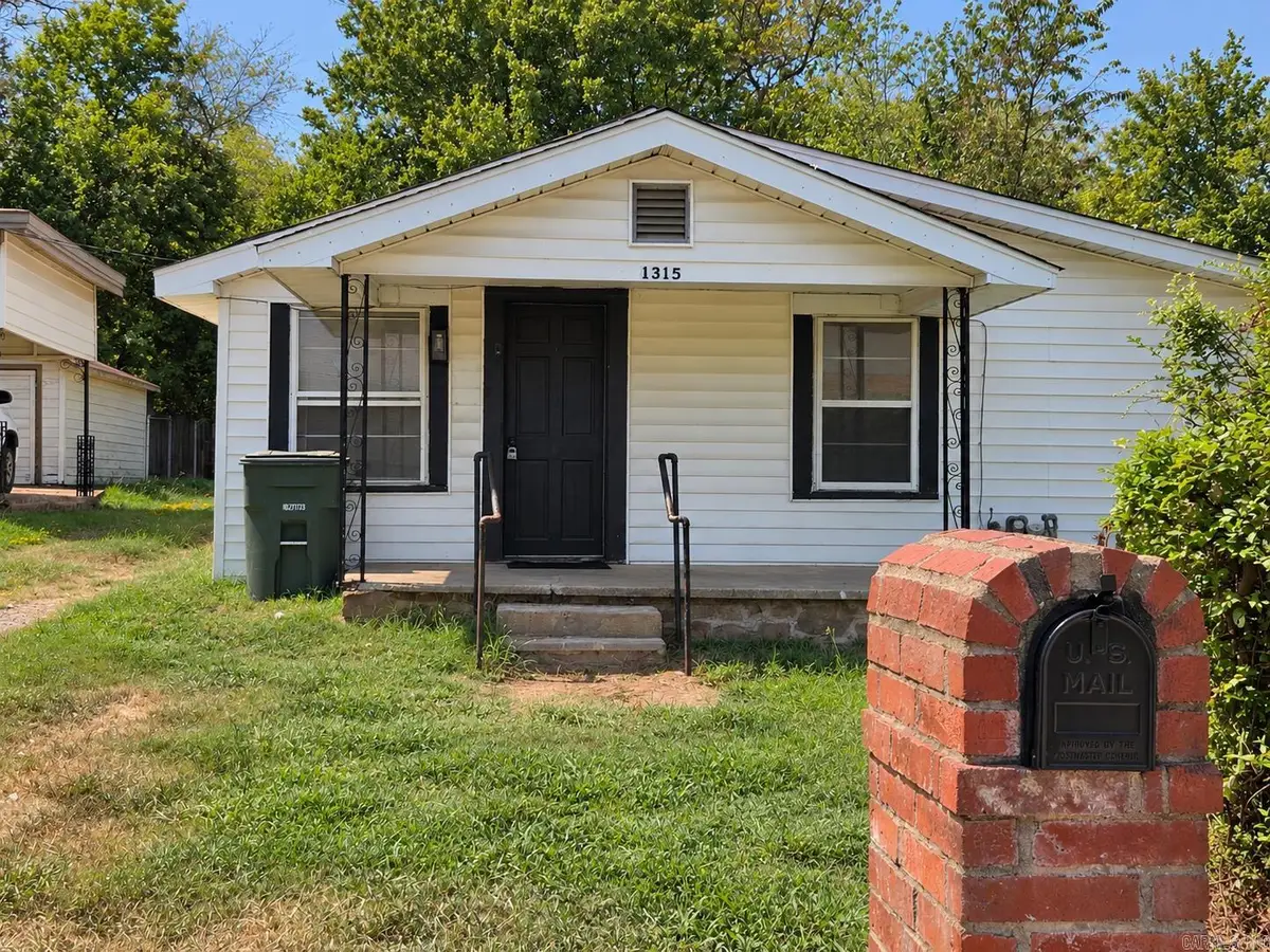 1315 Factory St, Conway, AR 72032 - #1