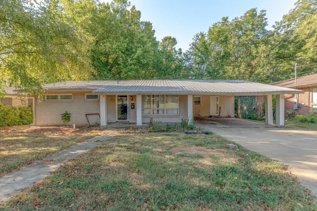 513 W Thomas Ave, Jonesboro, AR 72401 - #1