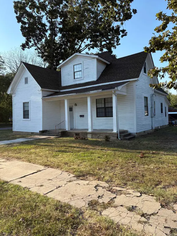 612 W Woodruff Avenue, Searcy, AR 72143