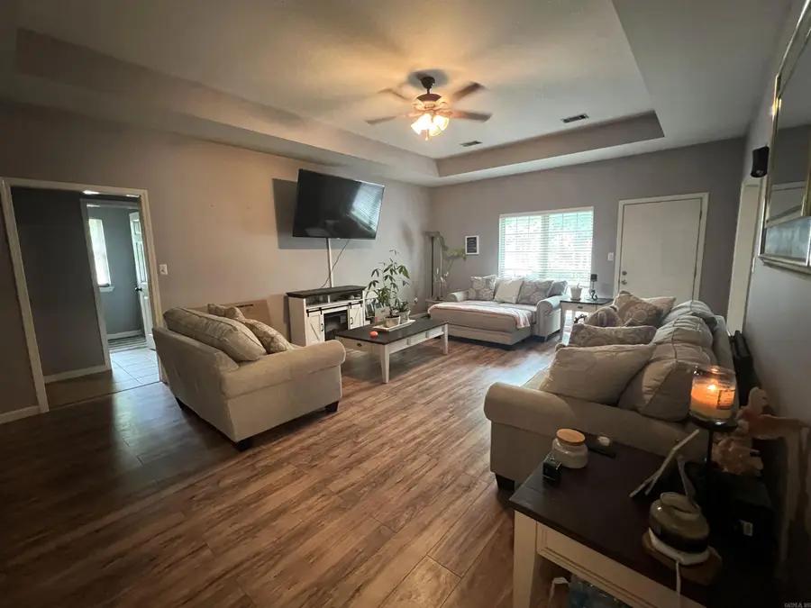 368 Meadow Creek Drive, Benton, AR 72015 - #2