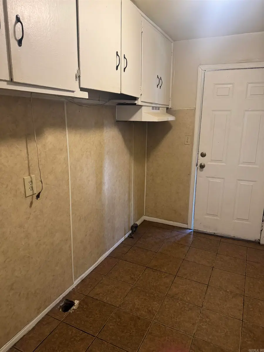 2 W Malcomb Street, Pine Bluff, AR 71602 - #3