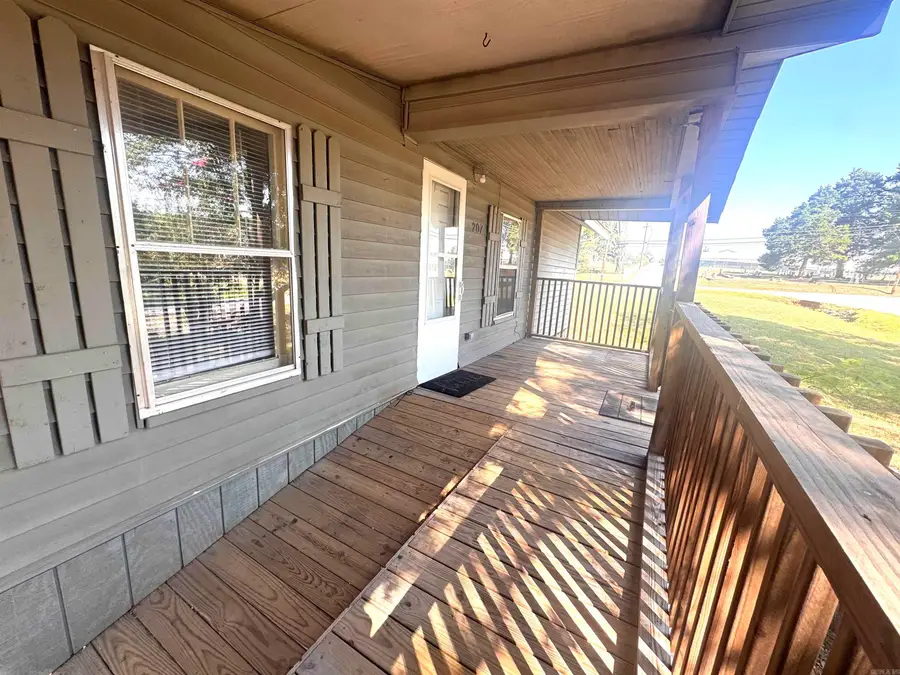 207 N Spring Street, Sheridan, AR 72150 - #3