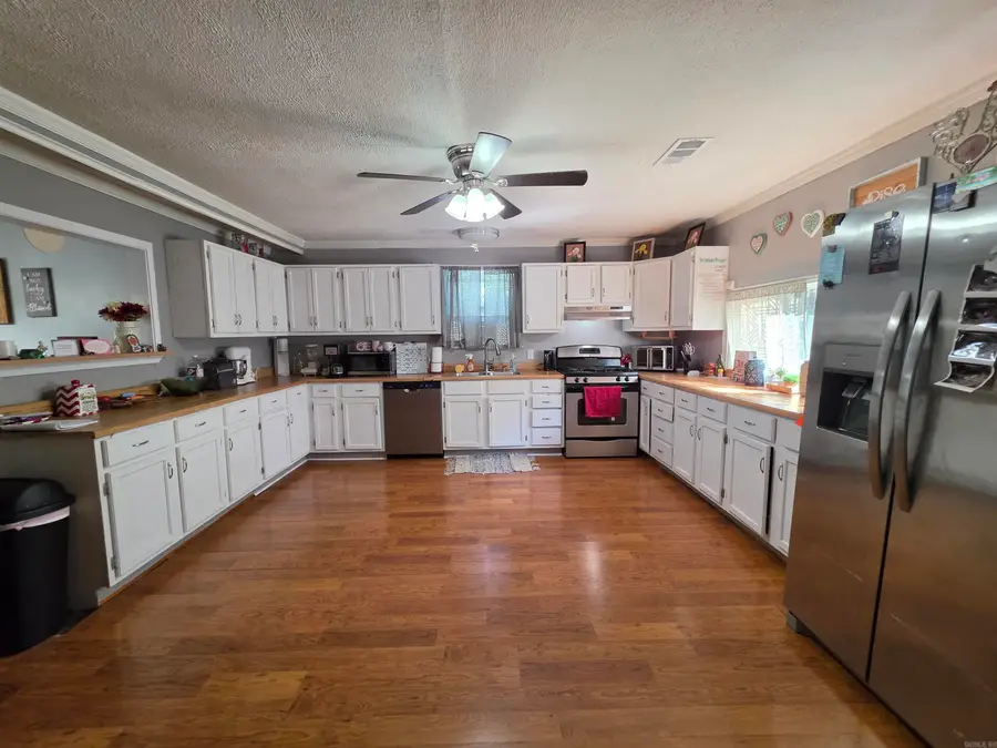 1403 Mcgehee St, White Hall, AR 71602 - #2