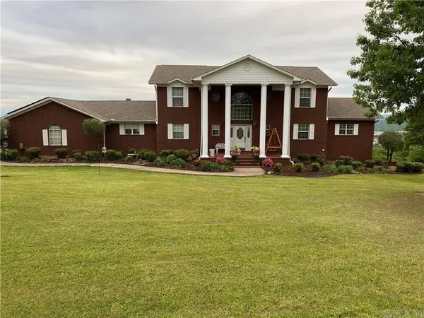 3 Bluff Dr, Russellville, AR 72802