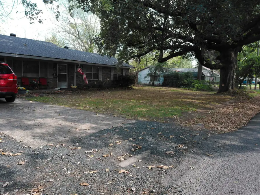 211 N Polk St., Mena, AR 71953 - #3