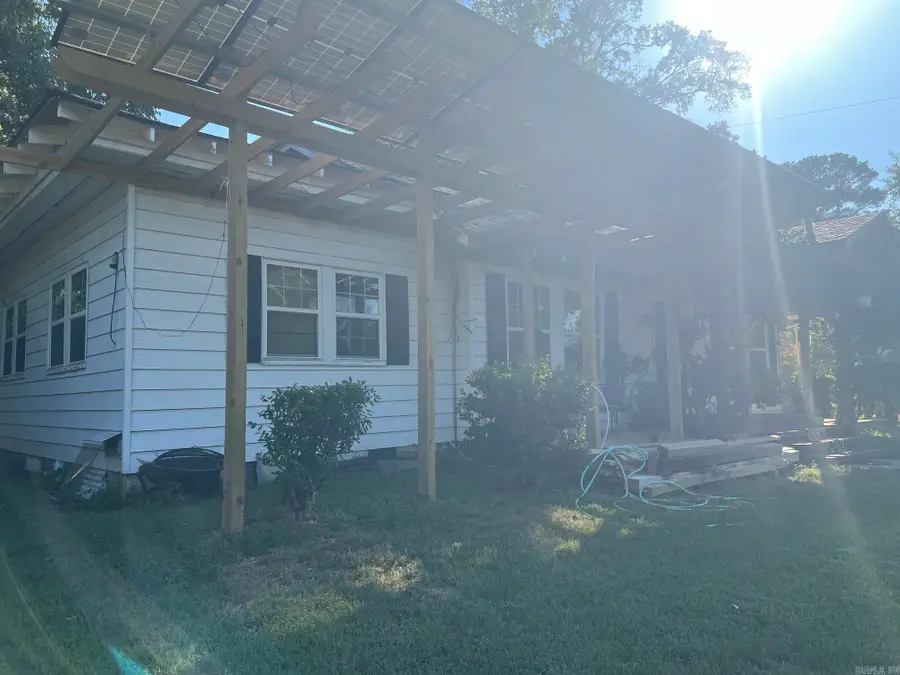 100 Green St, Morrilton, AR 72210 - #3
