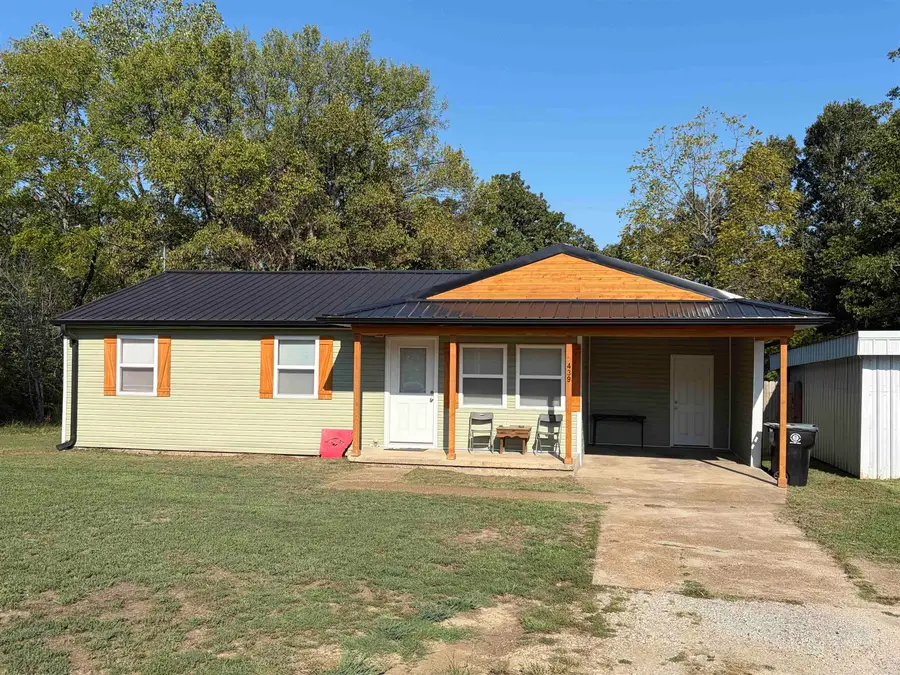 439 S Main St, Salem, AR 72576 - #2