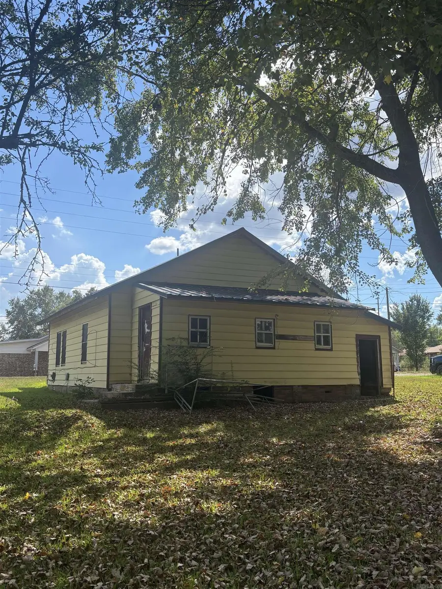 510 Dallas Avenue, Mena, AR 71953 - #2