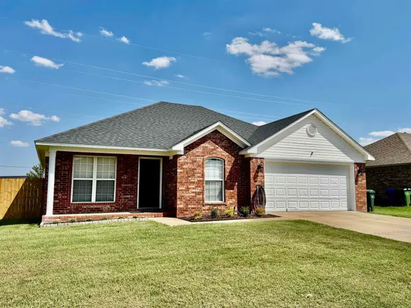 2430 Apple Blossom, Conway, AR 72034