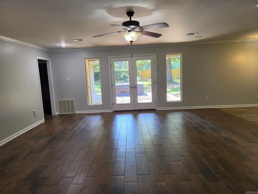 2201 S Fox Trl, Benton, AR 72019 - #2