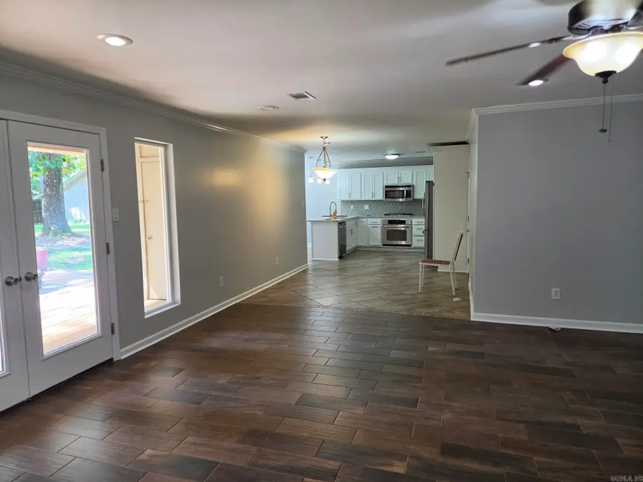 2201 S Fox Trl, Benton, AR 72019 - #3