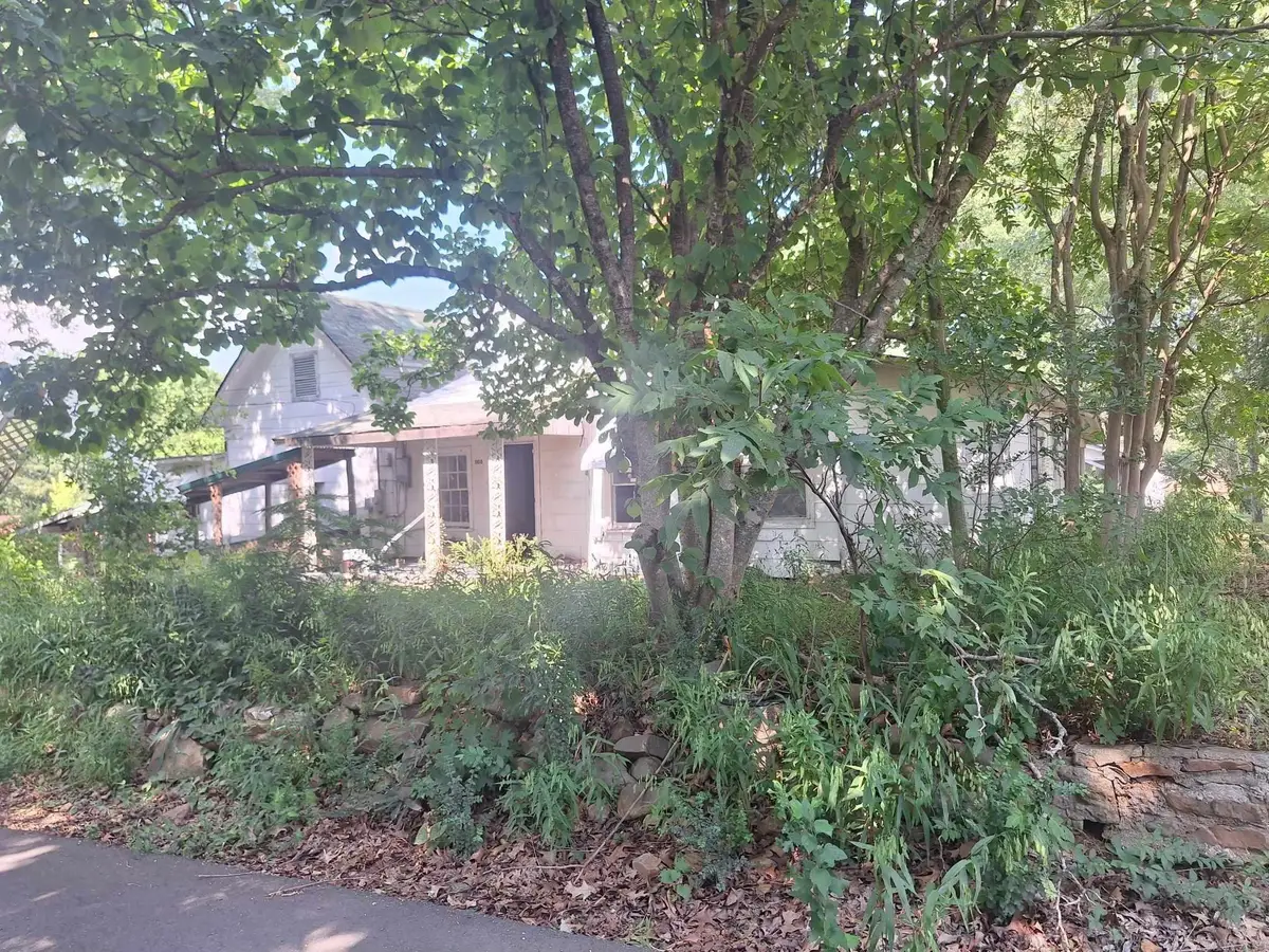 1108 Tyler St., Mena, AR 71953 - #1