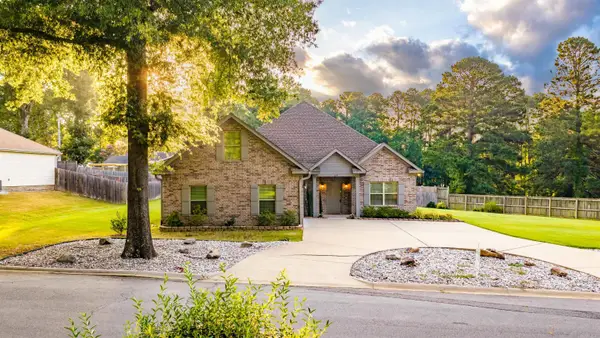 617 Edgemoor Terrace, Benton, AR 72015