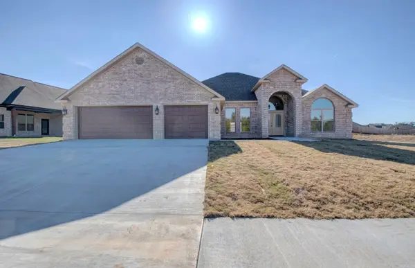 520 Corondelet Lane, Maumelle, AR 72113