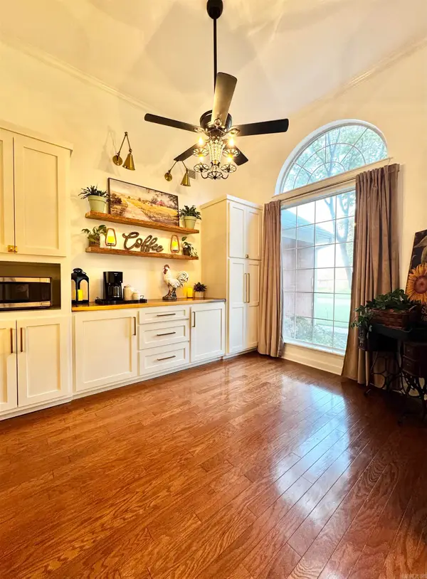28 Weaver Circle, Vilonia, AR 72173