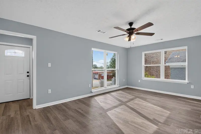 305 S Main, Benton, AR 72015 - #3