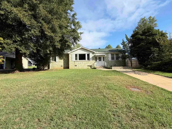 939 W Court Street, Piggott, AR 72454