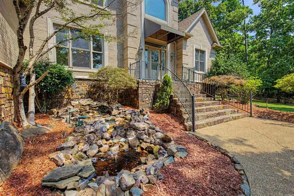 13 Somersett Dr, Roland, AR 72135