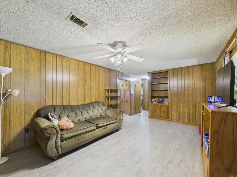 402 W Barnett Street, Kensett, AR 72082 - #3