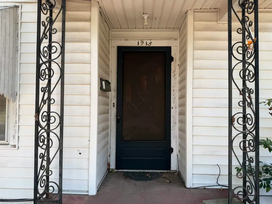 1915 S Poplar Street, Pine Bluff, AR 71601 - #3