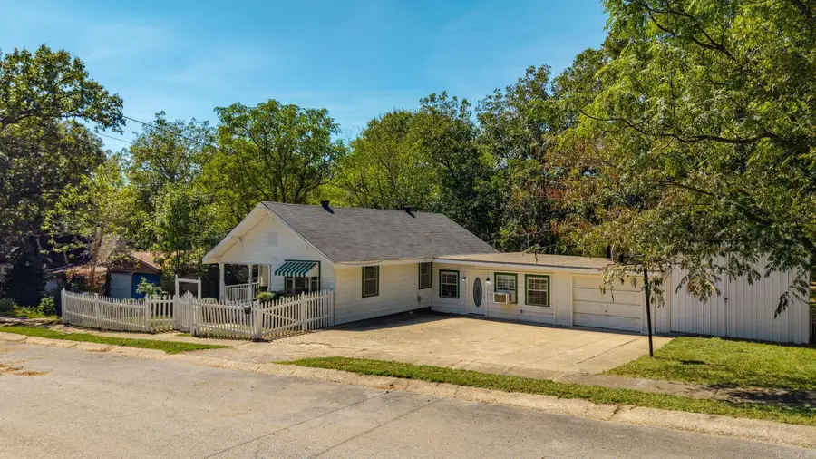 409 South Third Street, Benton, AR 72015 - #3