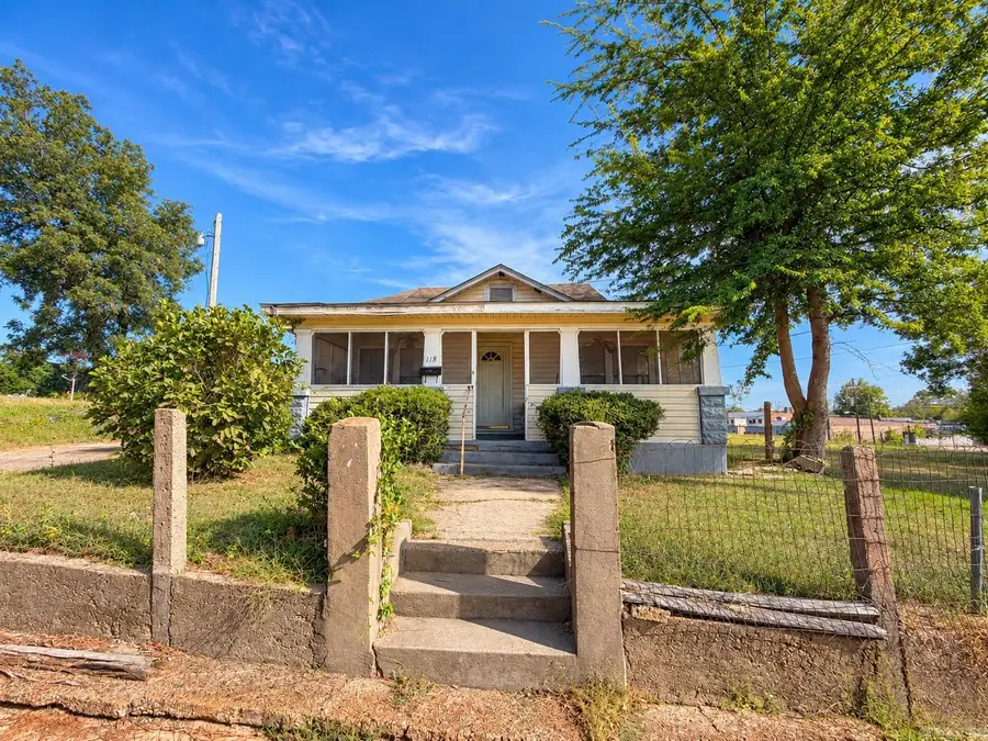 118 Center Street, Camden, AR 71701 - #2