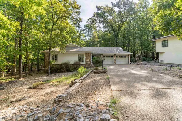 7 Camarzana Lane, Hot Springs Village, AR 71909