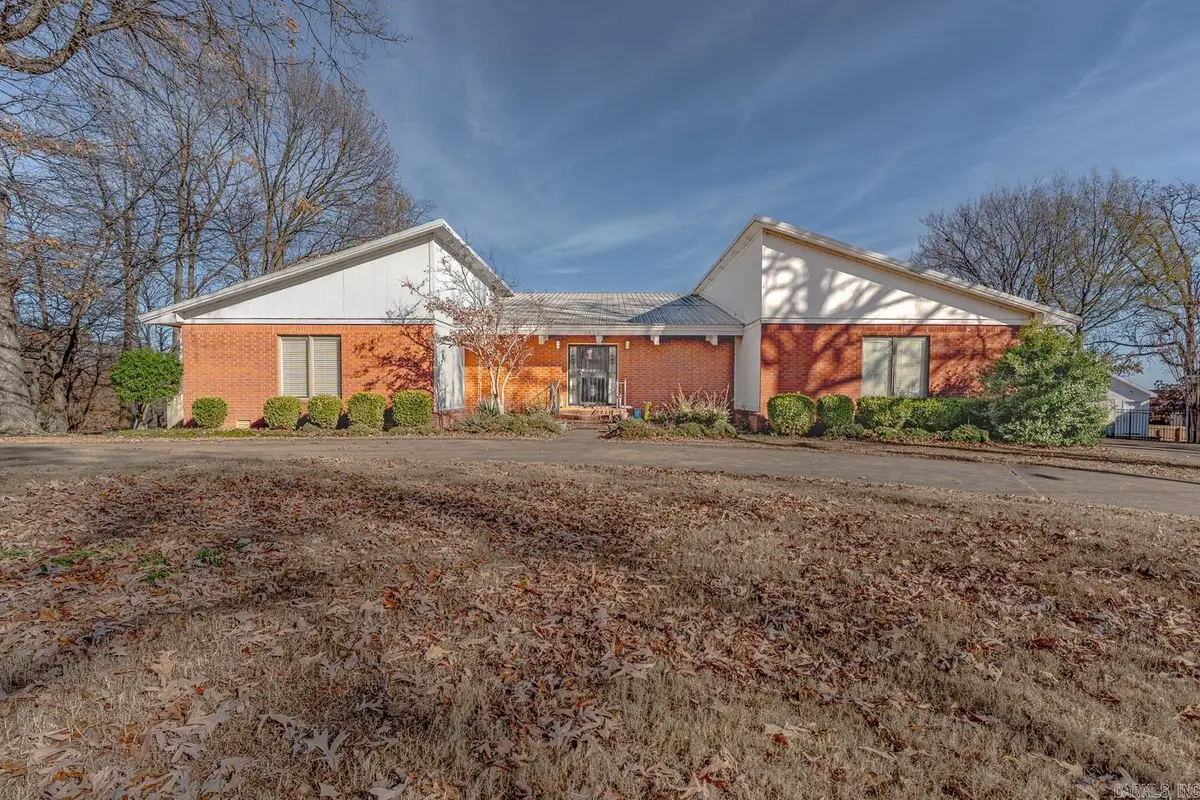 2806 Harrisburg Rd, Jonesboro, AR 72401 - #1