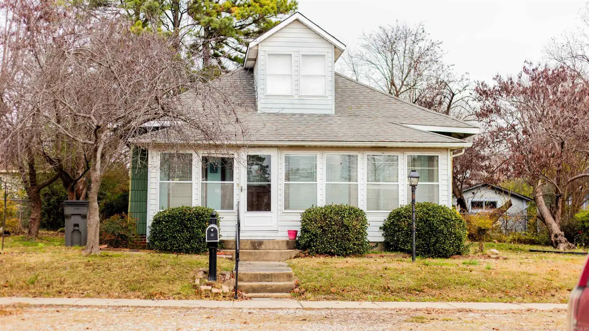 525 W Thompson St, Paragould, AR 72450 - #1