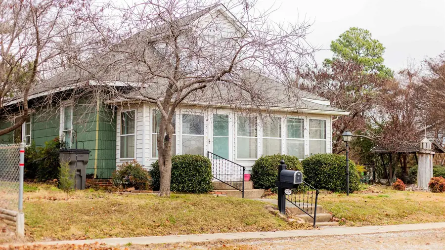 525 W Thompson St, Paragould, AR 72450 - #2