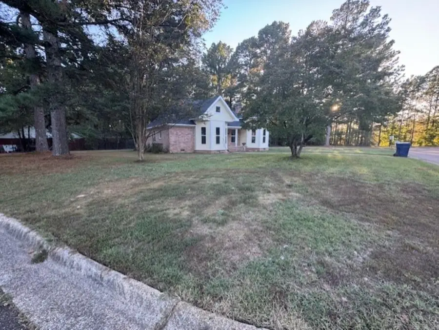 1179 Pinecrest Dr, Camden, AR 71701 - #2