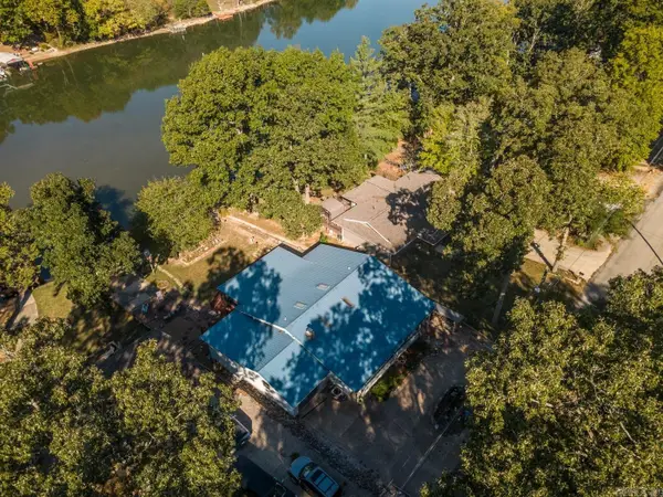 246 E Lakeshore Dr, Cherokee Village, AR 72529