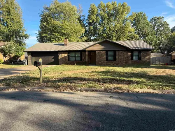 16 Whippoorwill Drive, Searcy, AR 72143