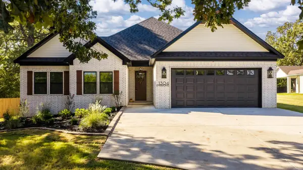 1304 E Maryland Avenue, Sherwood, AR 72120