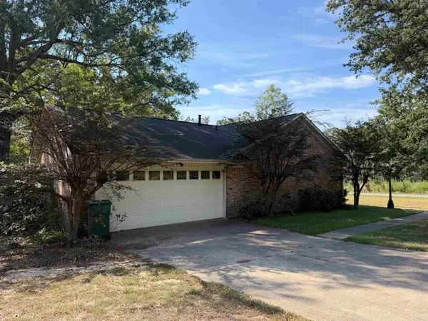 901 Robin Road, White Hall, AR 71602