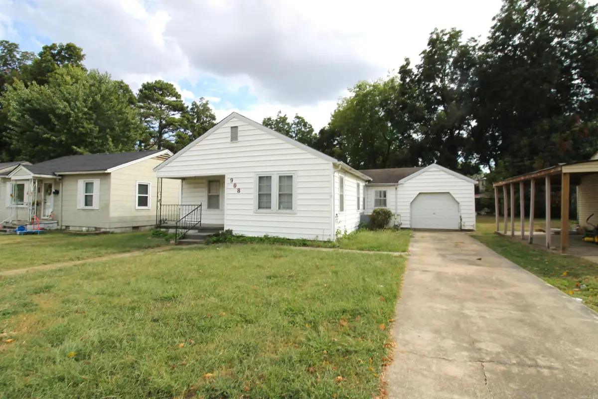 908 W Thompson, Paragould, AR 72450 - #1