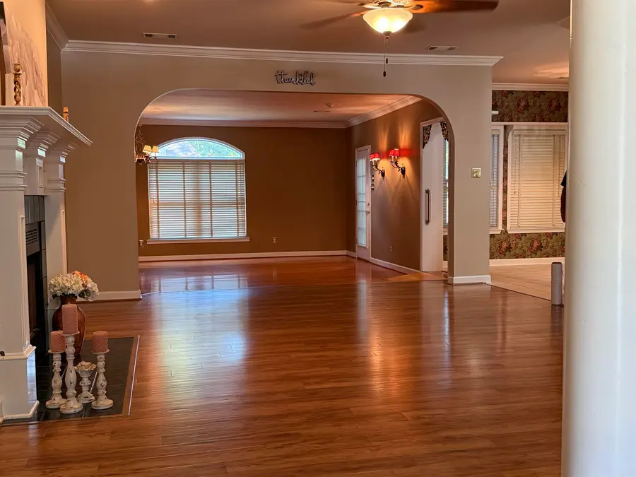 981 Colonial Drive, Jacksonville, AR 72076 - #3