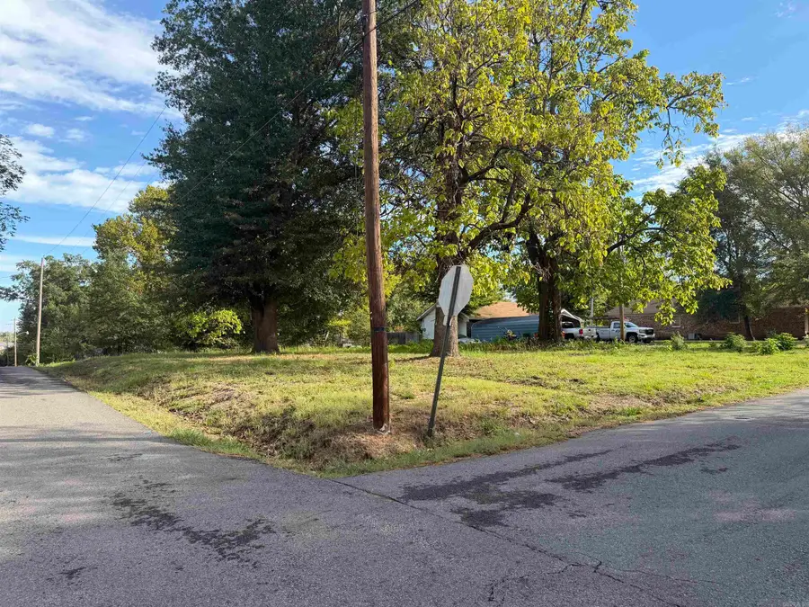 501 E Center Street, Morrilton, AR 72110 - #2