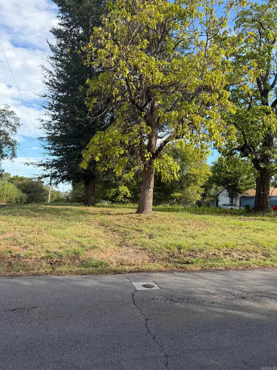 501 E Center Street, Morrilton, AR 72110 - #3