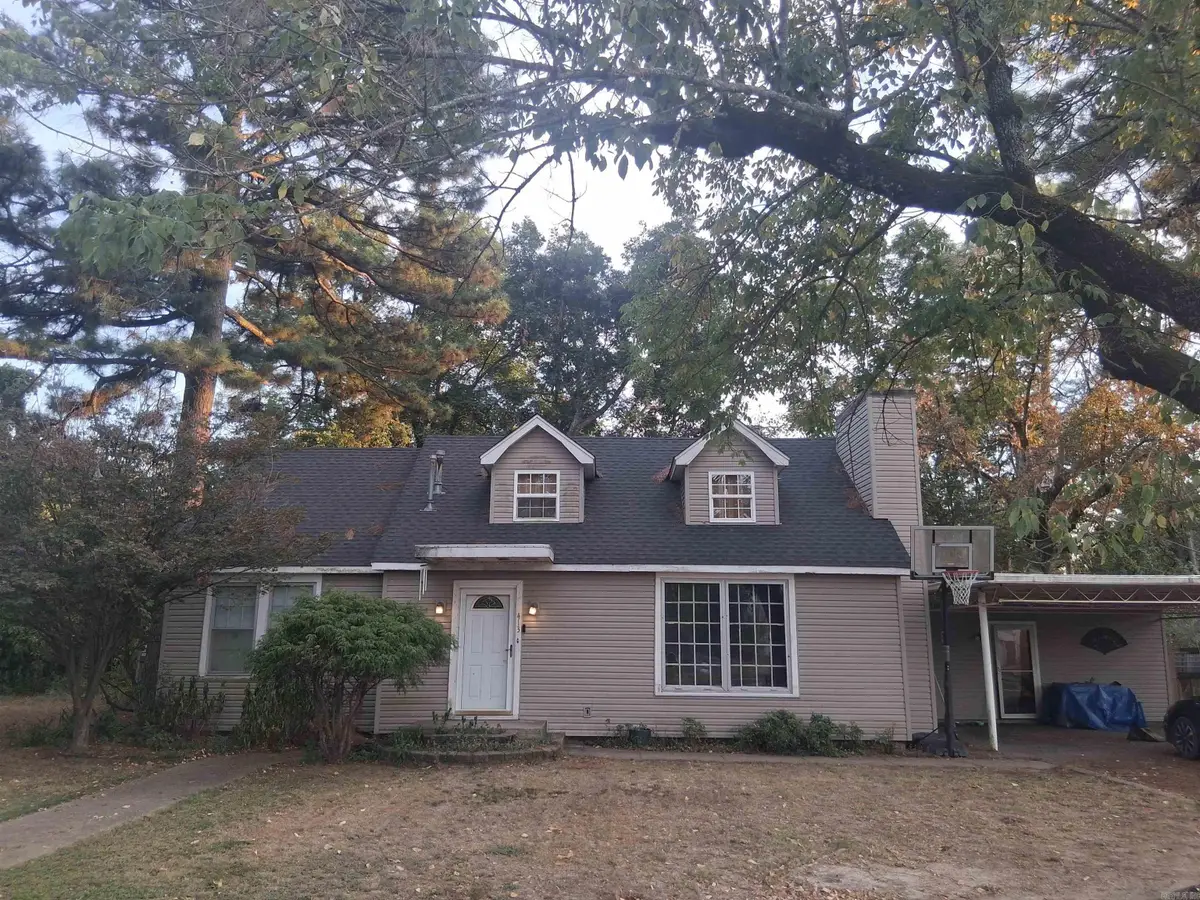 413 W 5th Street, Stuttgart, AR 72160 - #1