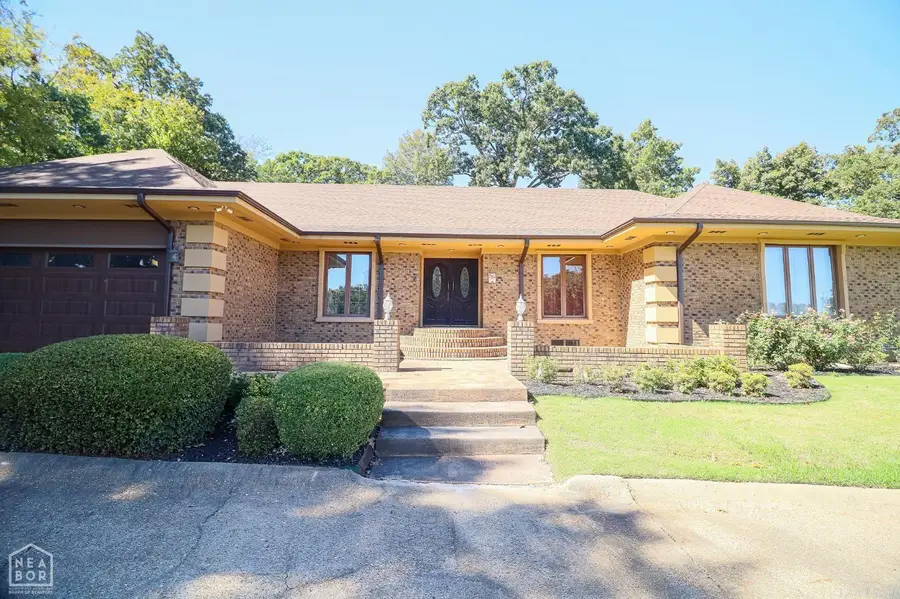 803 E Lakeshore Drive, Jonesboro, AR 72401 - #2