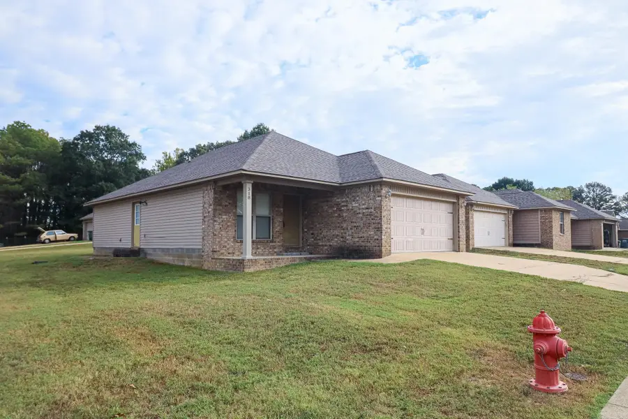 318 W School Street, Brookland, AR 72417 - #2