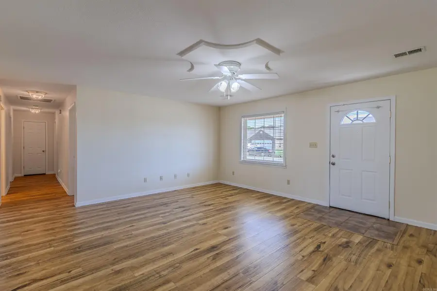 2707 Canterbury, Paragould, AR 72450 - #2