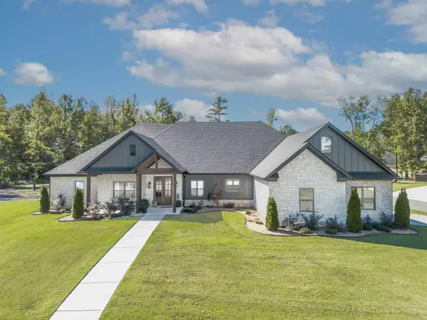 312 Devoe Bend Drive, Maumelle, AR 72113
