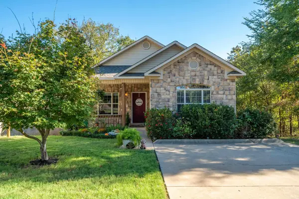 1019 Twin Points Road, Hot Springs, AR 71913