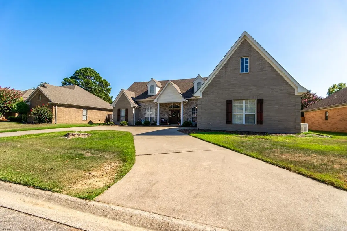 320 Castlegate Dr, Conway, AR 72034 - #1
