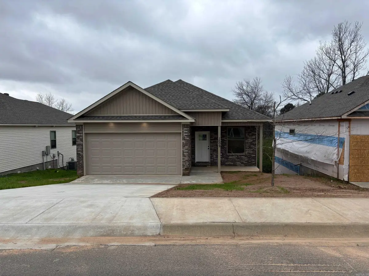1213 W. 52nd. St., North Little Rock, AR 72118 - #1