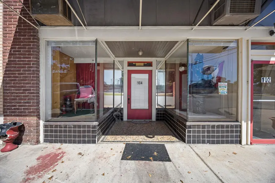 102 NW Front Street #Suite 2, Lonoke, AR 72086 - #3